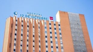 Demolición de la emblemática torre del Hospital 12 de Octubre en Madrid avanza hacia su finalización