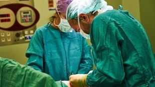 Técnica innovadora cierra fístula esófago-bronquial en hospital de Madrid