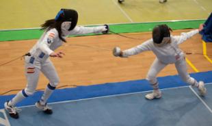 El Club Esgrima Pozuelo consigue dos victorias en la Liga Iberdrola y Ruiz de Mier llega al top 16 en el primer torneo nacional femenino