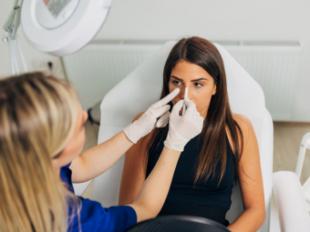 La tecnología que redefine la cirugía de nariz con menos inflamación