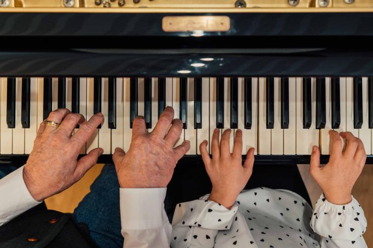 Zielo Shopping Pozuelo celebra el Día Internacional del Alzheimer con la acción especial “Canciones para el Recuerdo”