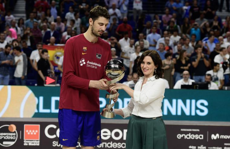 Díaz Ayuso asiste a la final de la Supercopa Endesa 2019 donde el Real Madrid se ha proclamado campeón