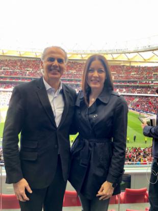 Moreno y Ruiz Escudero asisten al Atlético de Madrid-Barcelona, récord de público de un partido de fútbol femenino en Europa