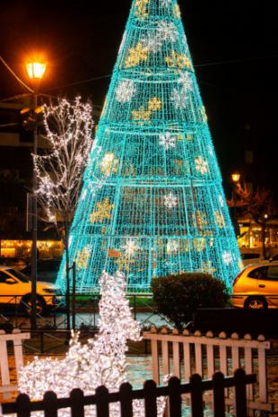 Las luces de Navidad iluminan las calles y plazas de Pozuelo de Alarcón