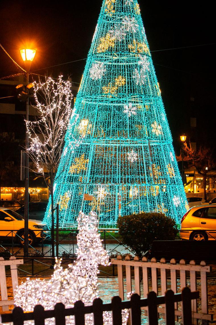 Las luces de Navidad iluminan las calles y plazas de Pozuelo de Alarcón