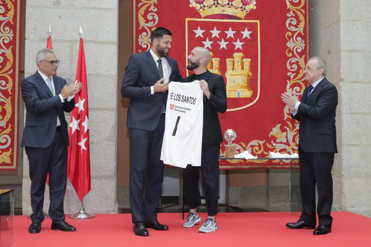 La Comunidad homenajea al Real Madrid de Baloncesto, campeón de la Liga Endesa ACB
