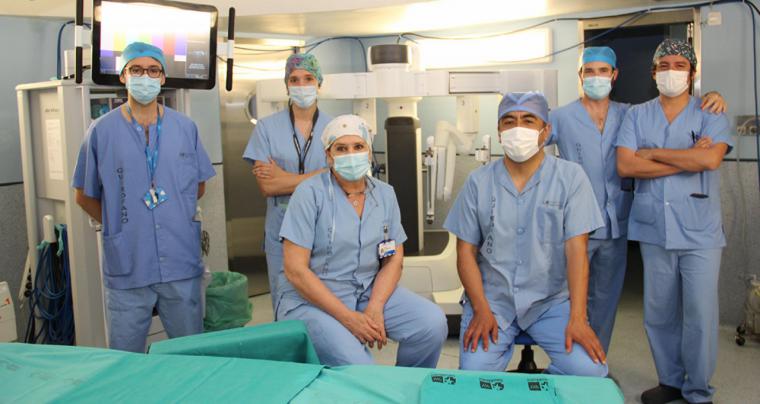 Cirujanos pediátricos del Hospital Clínico San Carlos extirpan parte del pulmón de una adolescente con cirugía robótica