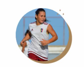 La jugadora del Manchester City Deyna Castellanos ayuda a mujeres futbolistas en riesgo a estudiar y competir en EEUU