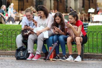 Prohibición redes sociales en menores: el 69% ya tiene móvil propio y más de la mitad sufre ansiedad cuando se le limita