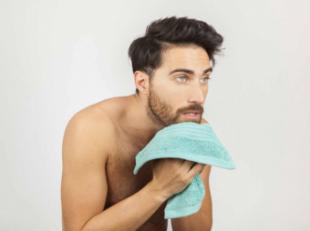 El primer paso que los hombres siempre olvidan (y por eso su piel no mejora)