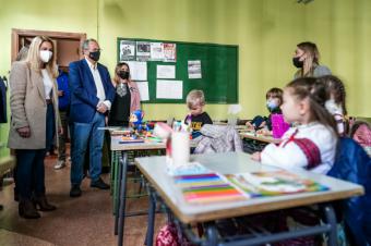 La Comunidad de Madrid ya ha escolarizado a 68 menores refugiados ucranianos en 27 centros educativos de la región