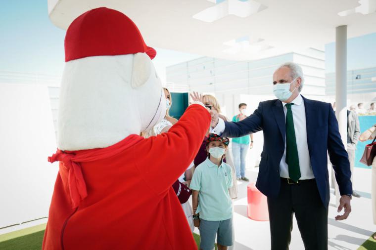 Se crea en la azotea del Hospital público Gregorio Marañón un jardín de recreo para los niños ingresados