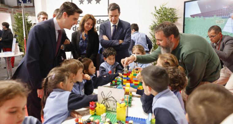 La Comunidad expone su oferta educativa, investigadora y tecnológica en Aula y la Feria Madrid es Ciencia