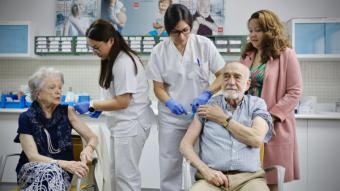 La consejera de Sanidad, en Pozuelo de Alarcón: “La vacuna es la herramienta más eficaz para prevenir las infecciones, sus complicaciones y hospitalizaciones”.
