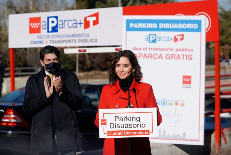 Díaz Ayuso inaugura un nuevo aparcamiento disuasorio en Ciudad Universitaria con 1.100 plazas gratuitas para usuarios de transporte público