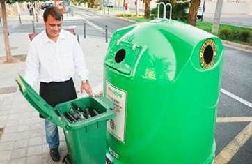 Cada madrileño recicló 12,6 kilogramos de residuos de envases de vidrio, un 4% más que en 2015