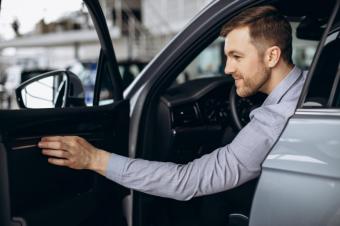 Cuatro aspectos clave que conviene revisar en tu coche tras el verano
