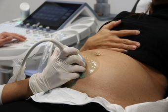 2025, clave para la natalidad: la medicina reproductiva crece como alternativa para tener un hijo en España