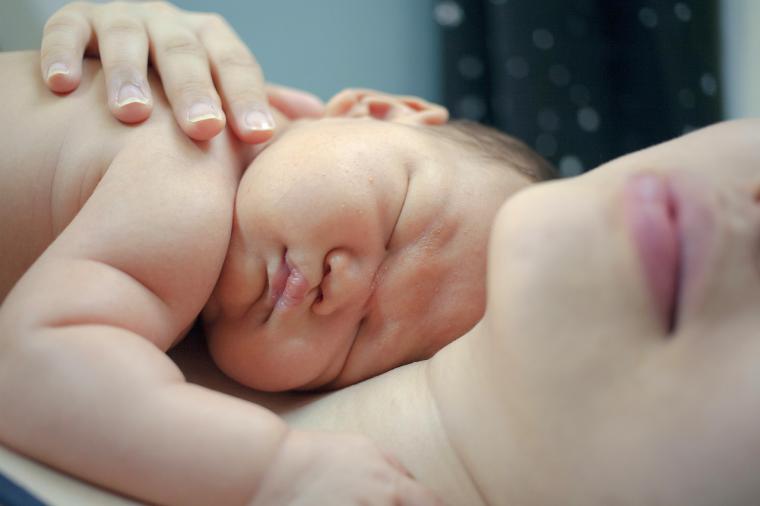 La Comunidad de Madrid baja impuestos a 100.000 familias para favorecer la natalidad y la compra de vivienda