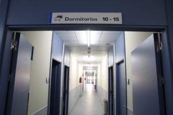 El Consistorio abrirá un centro temporal de emergencia para alojar y ofrecer atención social a personas que pernoctan en el aeropuerto