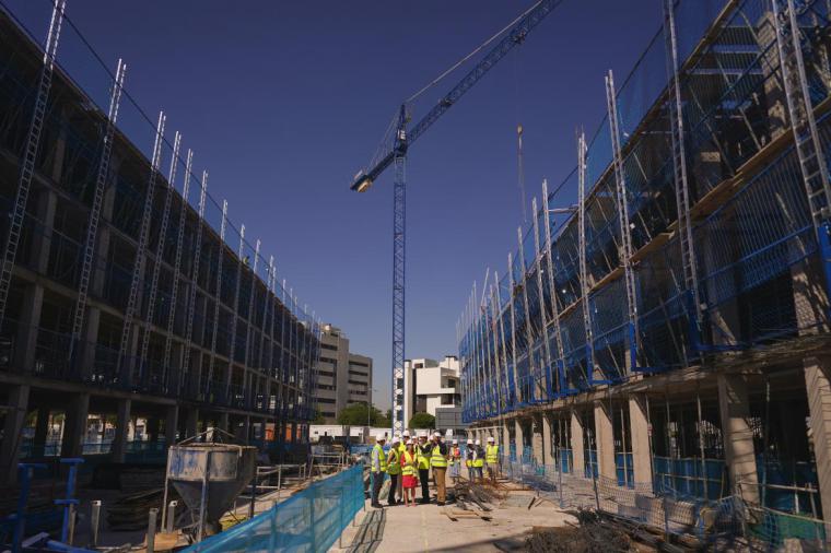 La Comunidad de Madrid amplía el programa Mi Primera Vivienda con la incorporación de cuatro nuevas entidades financieras