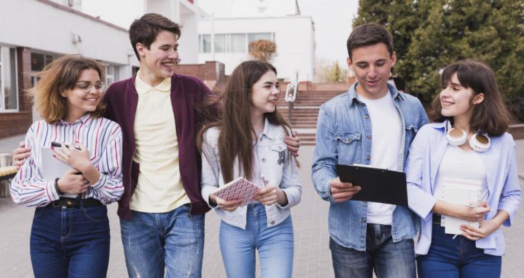 Un estudio de la Comunidad de Madrid revela que más del 90% de los jóvenes se siente bastante o muy satisfecho de vivir en la región