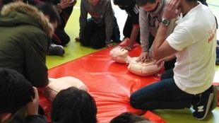 Casi 7.000 estudiantes de Madrid capacitados en primeros auxilios en 2025