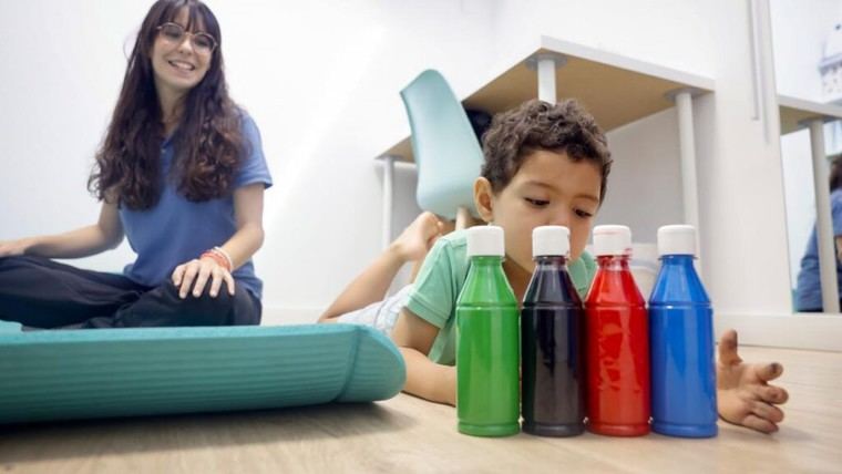 Nuevo decreto en Madrid mejora acceso a atención temprana para niños menores de 6 años