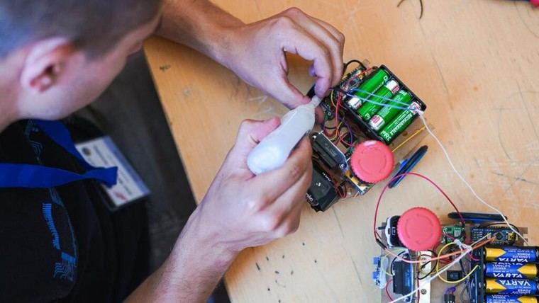 Madrid acoge a 80 jóvenes en el concurso Eurobot Spain 2025