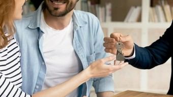 Aumentan los beneficiarios del programa de vivienda para jóvenes en Madrid
