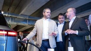 Madrid inaugura el mayor punto de recarga para vehículos eléctricos en Nuevos Ministerios