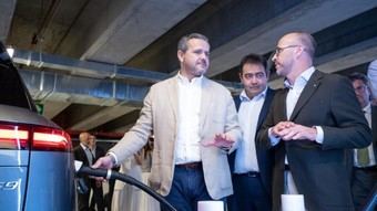 Madrid inaugura el mayor punto de recarga para vehículos eléctricos en Nuevos Ministerios