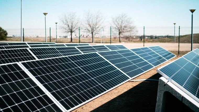 Avance en eficiencia de células solares en Madrid