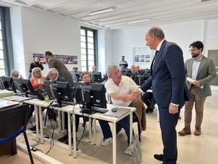 Casi 3.000 madrileños capacitados en habilidades digitales en siete meses