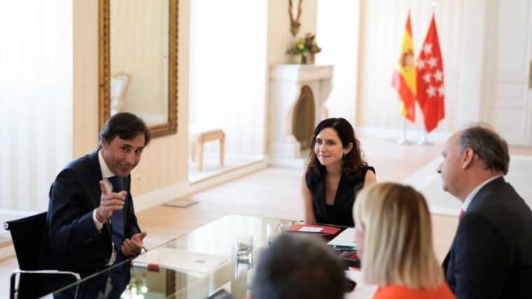Madrid capacitará a 170.000 empleados públicos en inteligencia artificial con Microsoft Copilot Chat
