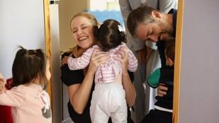 Madrid destina 272 millones en ayudas a madres jóvenes