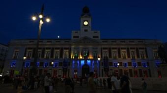 Madrid muestra solidaridad con Venezuela iluminando su emblemático edificio en colores de la bandera