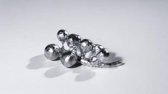 Exposición de creadores emergentes en Madrid hasta febrero de 2025