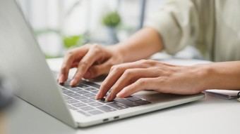 Madrid implementa 17 robots para agilizar trámites administrativos en un 50%