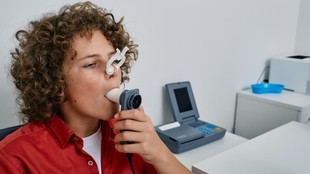 Madrid destina 107 millones a terapias respiratorias en casa para 150.000 pacientes