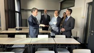 Madrid presenta su modelo educativo artístico al Gobierno balear