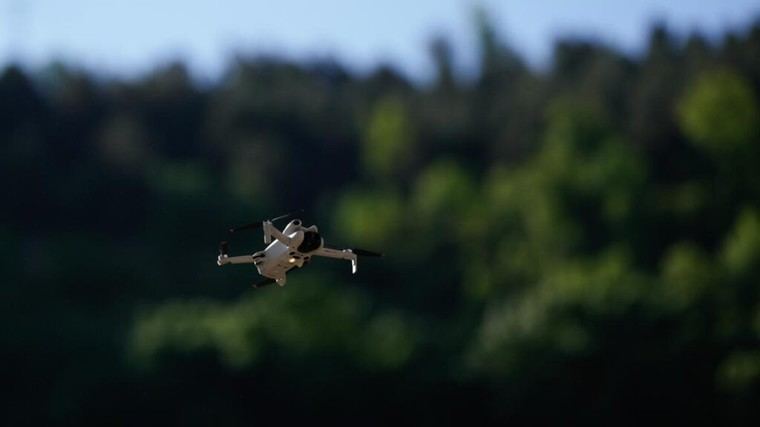 Dron autónomo para la agricultura en Madrid: detección de plagas y control de aves