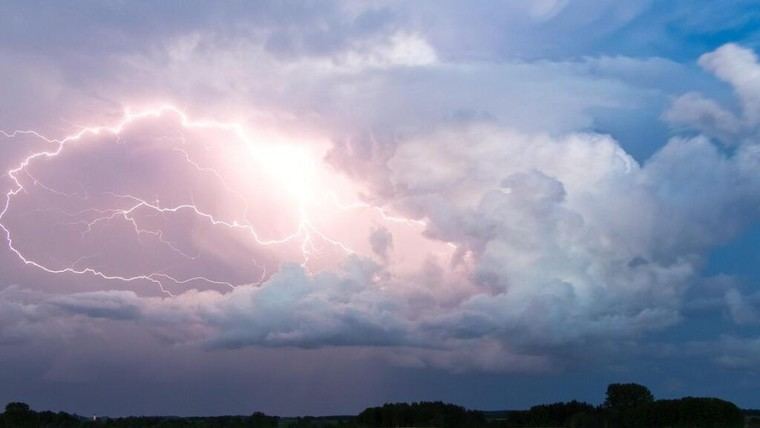 Madrid aconseja a municipios prepararse para tormentas de otoño