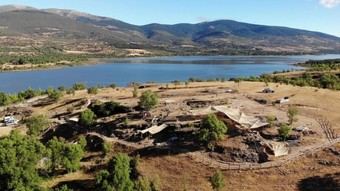 Más de 100 expertos participan en excavaciones del Valle de los Neandertales