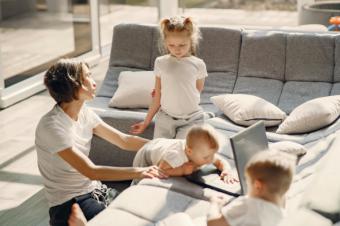 Vacaciones escolares y conciliación: el reto del verano para las familias