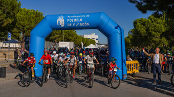Más de mil personas participan en la Fiesta de la Bici en Pozuelo