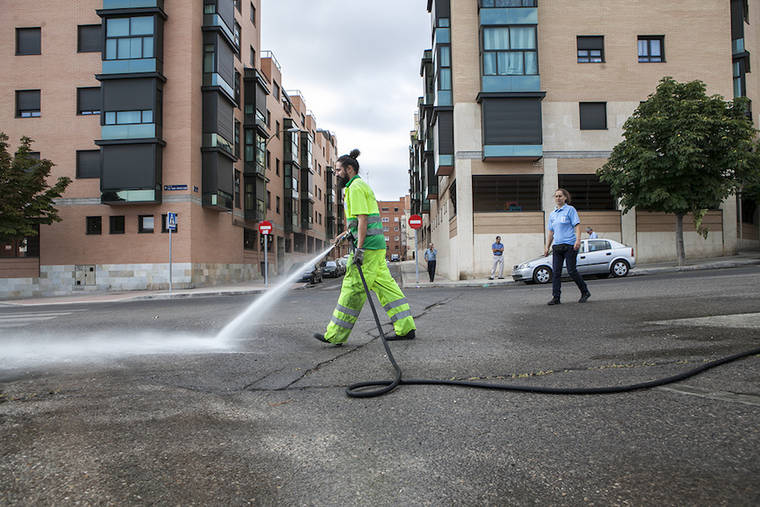 Continúa el refuerzo de limpieza en Moncloa-Aravaca