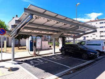 El PSOE pedirá en pleno la instalación de pérgolas fotovoltaicas en algunos aparcamientos públicos