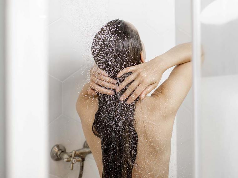 ¿Por qué debería empezar a exfoliar mi cuero cabelludo?