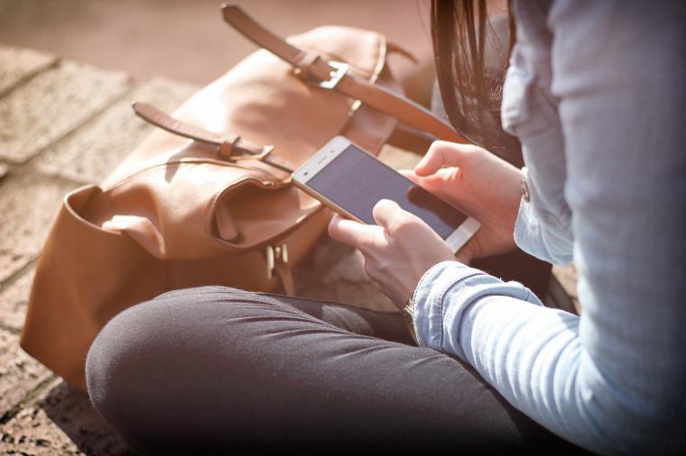Más de 300 jóvenes de toda España debatirán si el Gobierno de España debería prohibir los móviles con acceso a internet a menores de 14 años